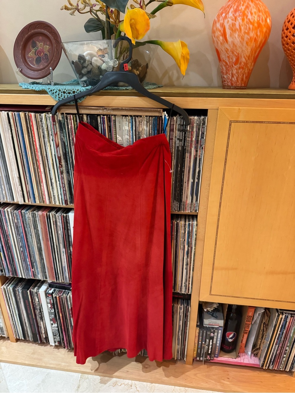 PRICE DROP: LEATHER WAREHOUSE,S, fully-lined BRIGHT RED LAMBSKIN SUEDE SWING SKT